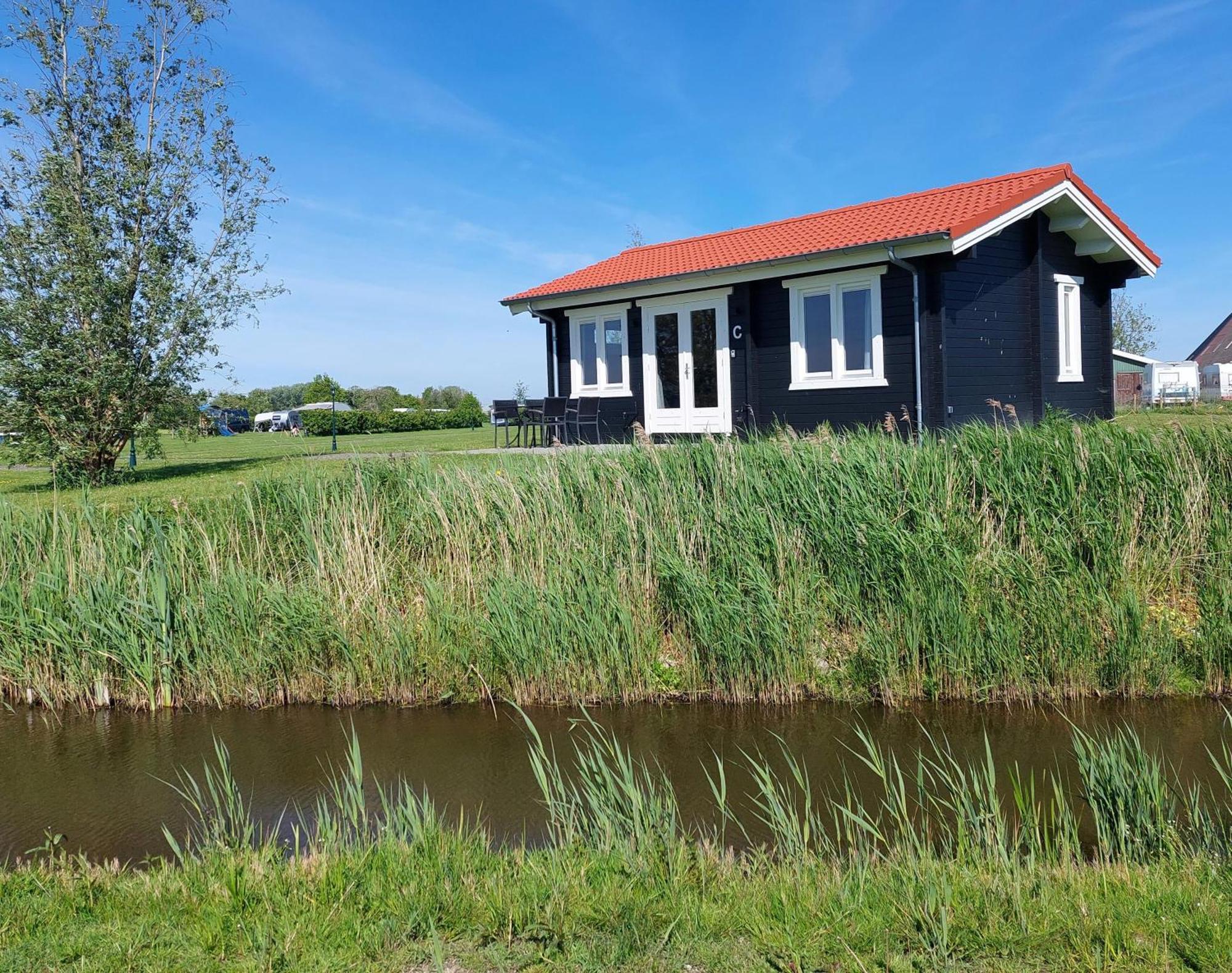 Vakantiehuisje Vlakbij Leeuwarden, Swichumer Pleats Kültér fotó